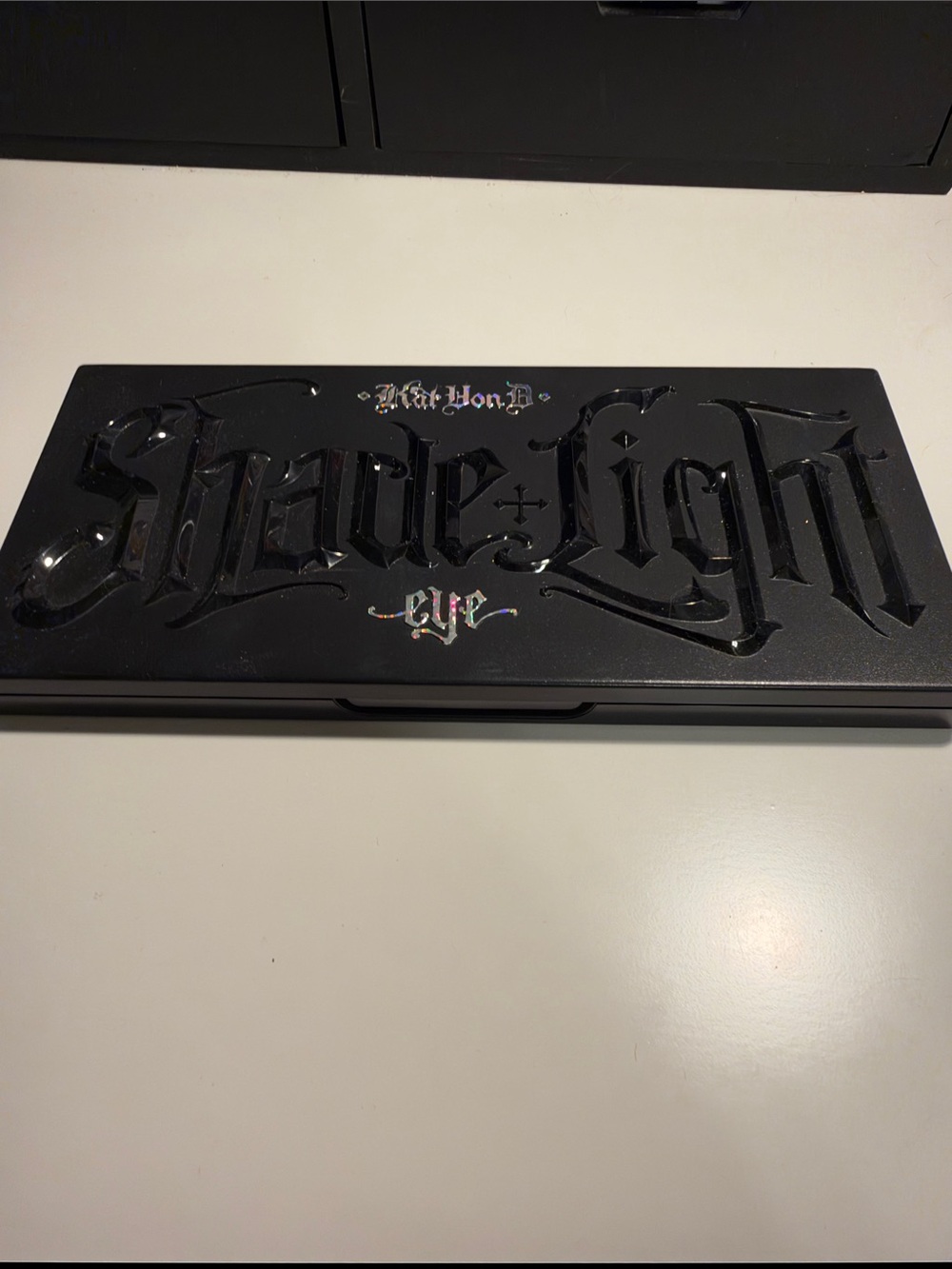 Kat Von D shade+ light glimmer eye contour palette